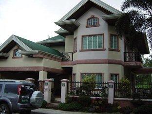 Tagaytay Royalle Hotel