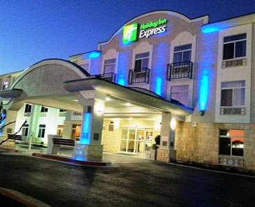 Holiday Inn Express Hotel & Suites Bastrop