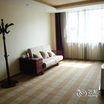Kunlun Holiday Hotel