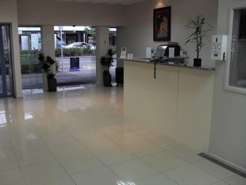 Victoria Hotel Suites