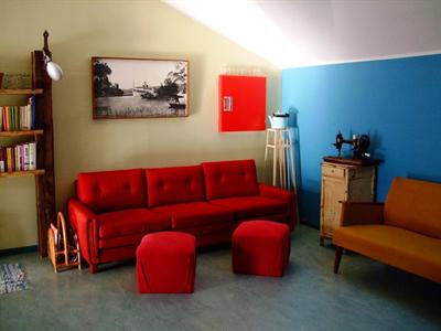 Looming Hostel