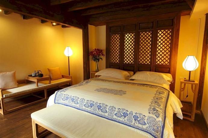 Lijiang Banxicaotang Inn
