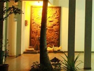 Hotel Whiteroyal