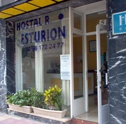 Hostal Esturion