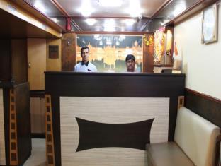 Vista Rooms at Chembur Station