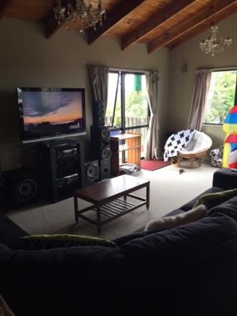 Homestay in Ranui near Babich Wines