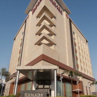 Bazhou Shengfang Zhen Baijia Business Hotel
