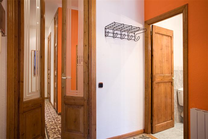 AMPLE II Piso para 8 personas en el Borne
