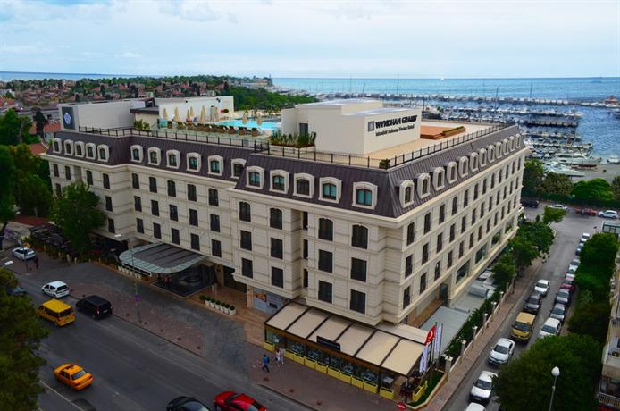 Wyndham Grand Istanbul Kalamis Marina Hotel
