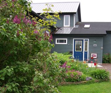 Trailside B&B Grandma's Tea Room & Gifts