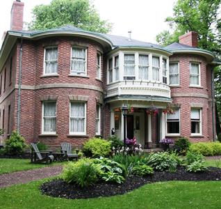 Fairholm National Historic Inn