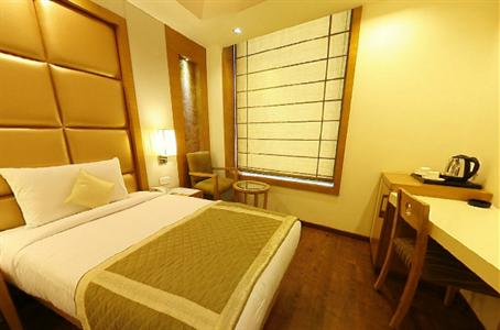 Almondz Hotel