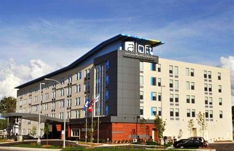Aloft Montreal Airport