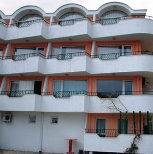 Wild Cherry Apartments