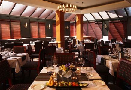 Executive Airport Plaza Hotel