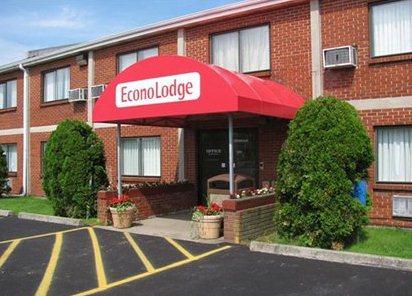 Econo Lodge Darien Lakes Corfu New York