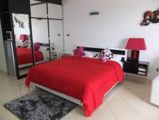 View Talay 5-C Apartments by Koens