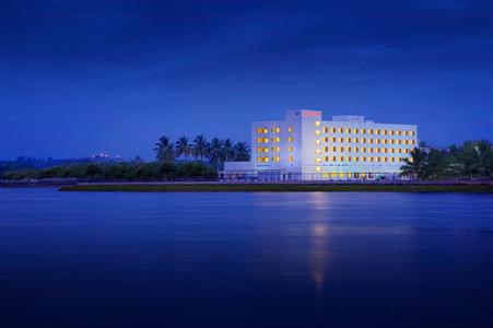 The Gateway Hotel Lakeside Hubli
