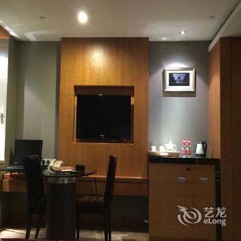 Aile Crown Holiday Hotel