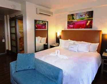 Doubletree by Hilton The Tudor Arms Hotel