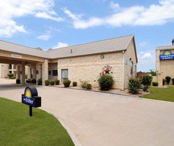 Days Inn & Suites Llano