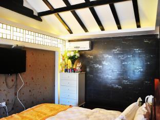 Lijiang Dejinglou Inn